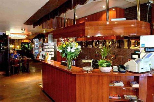 Hotel Damrak Амстердам Интерьер фото